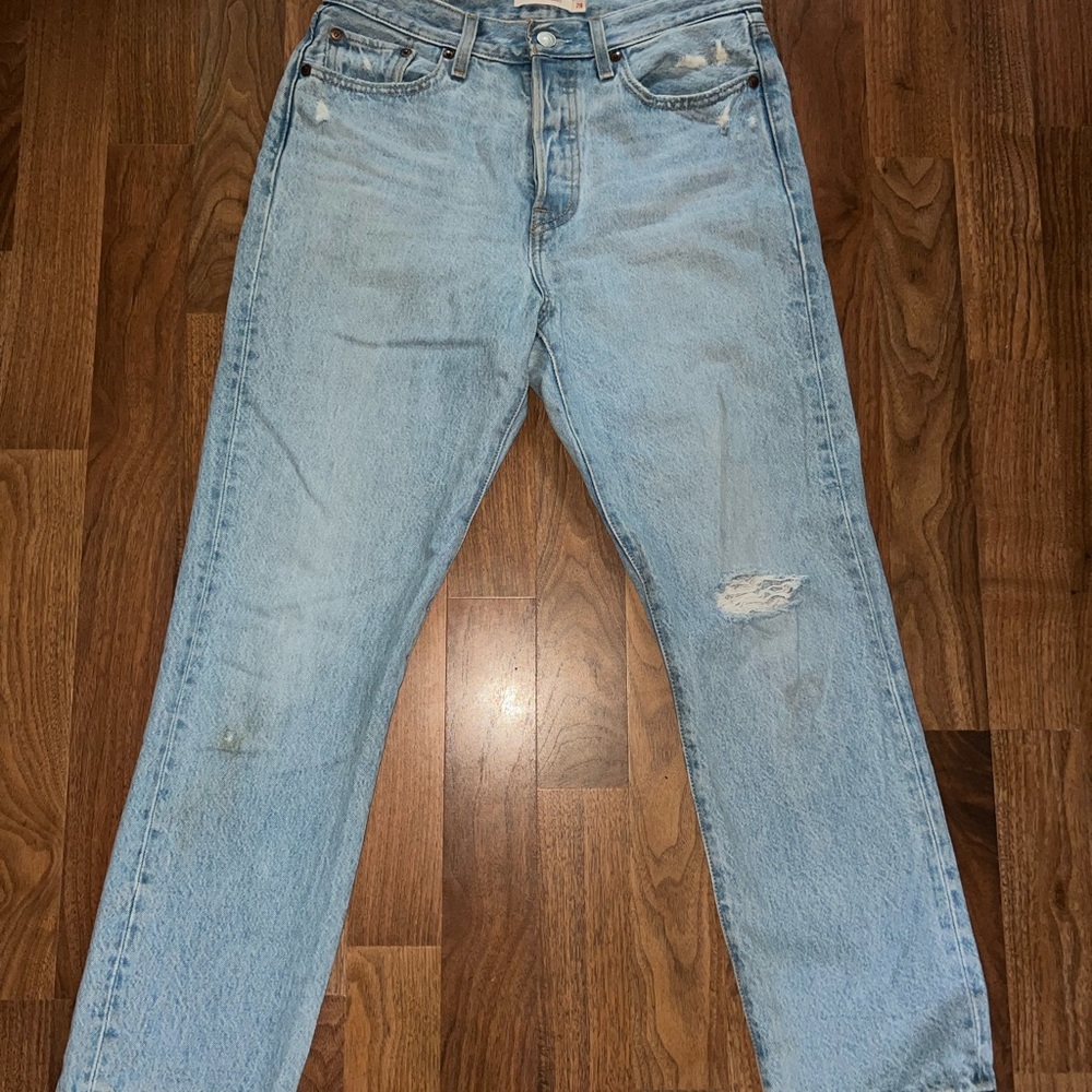 Wedgie straight Levi’s Premium red tag denim jeans.